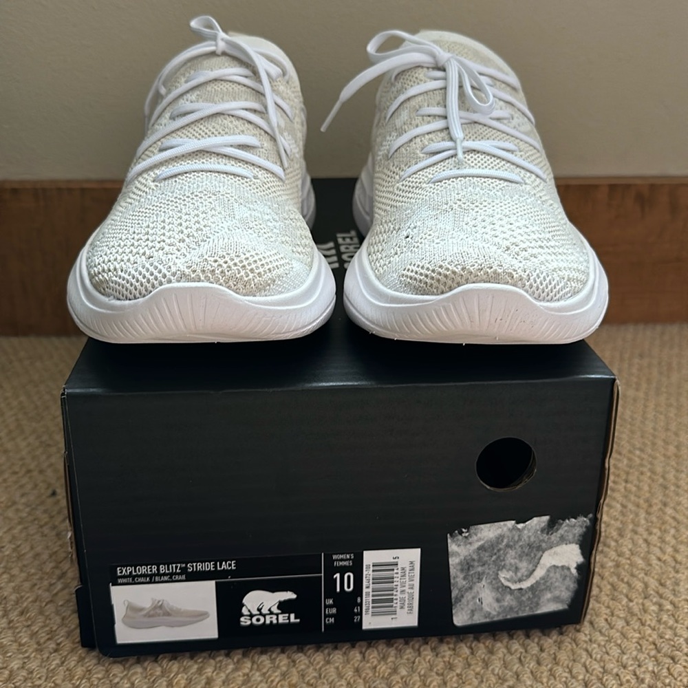 New in box Sorel Explorer Blitz Lace sneakers. Size 10. White/Chalk.